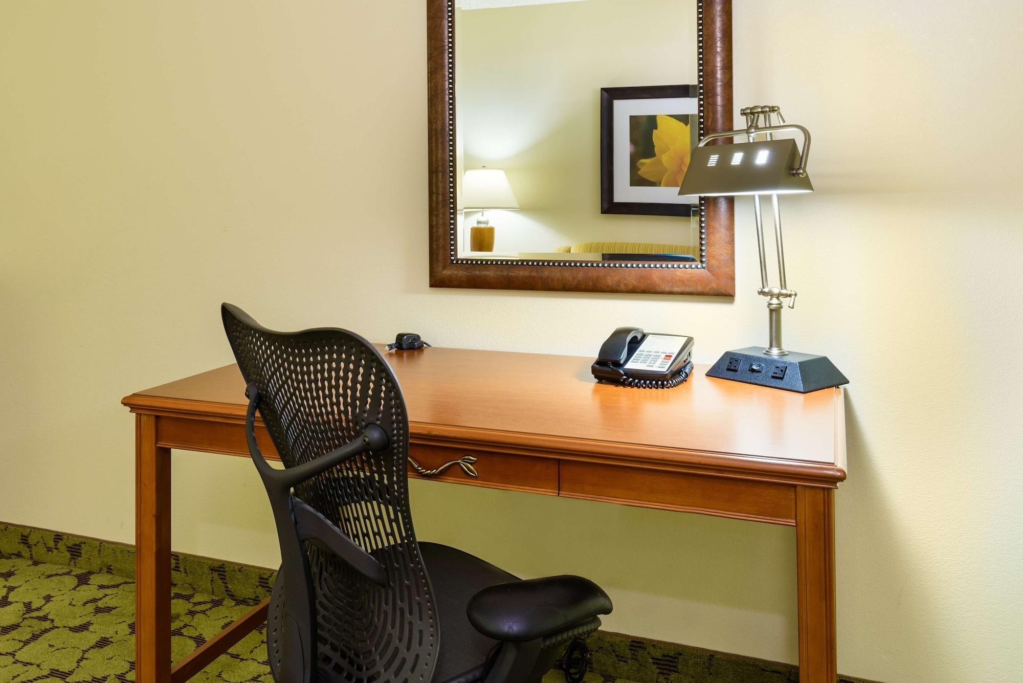 Hilton Garden Inn Gainesville Bagian luar foto