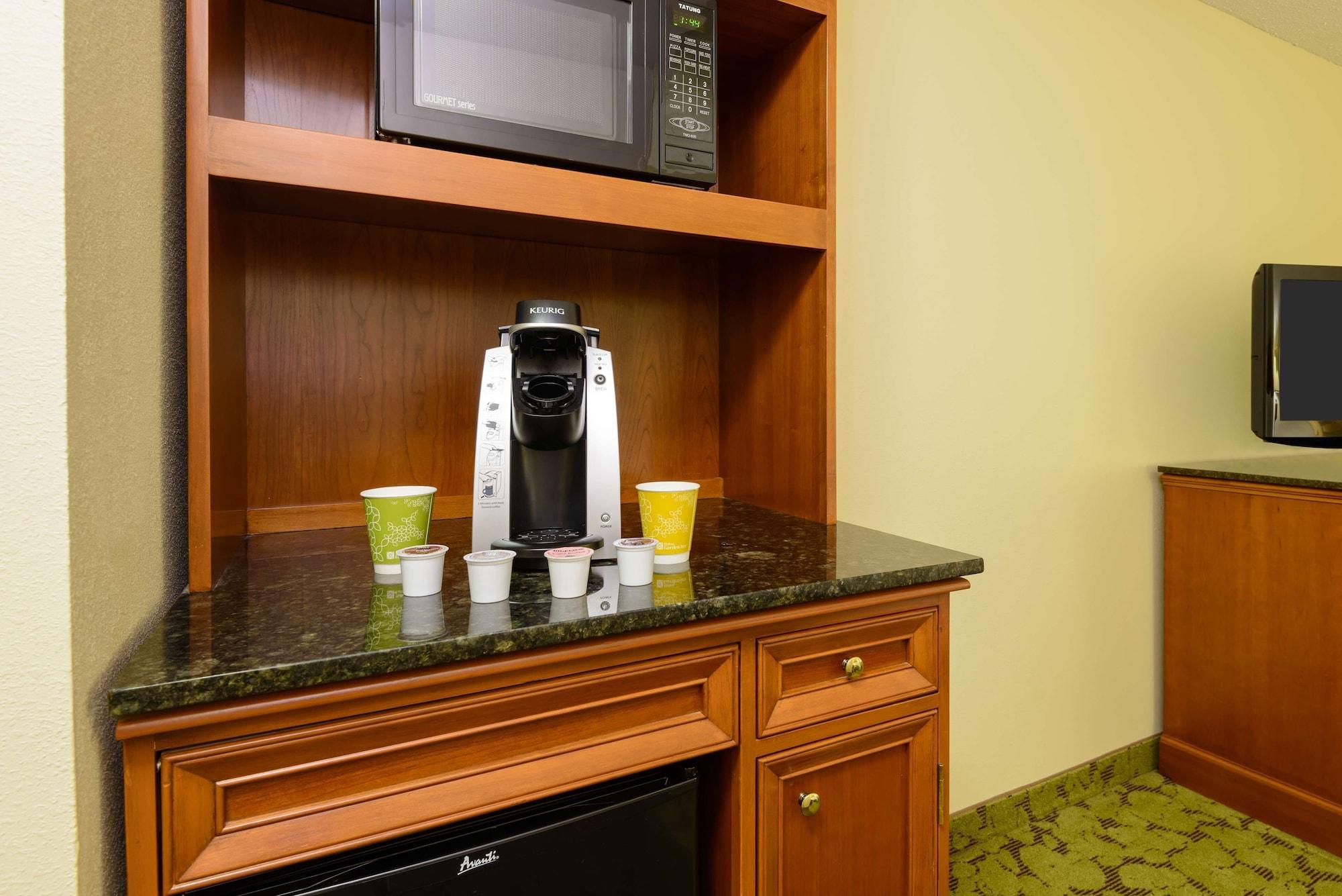 Hilton Garden Inn Gainesville Bagian luar foto