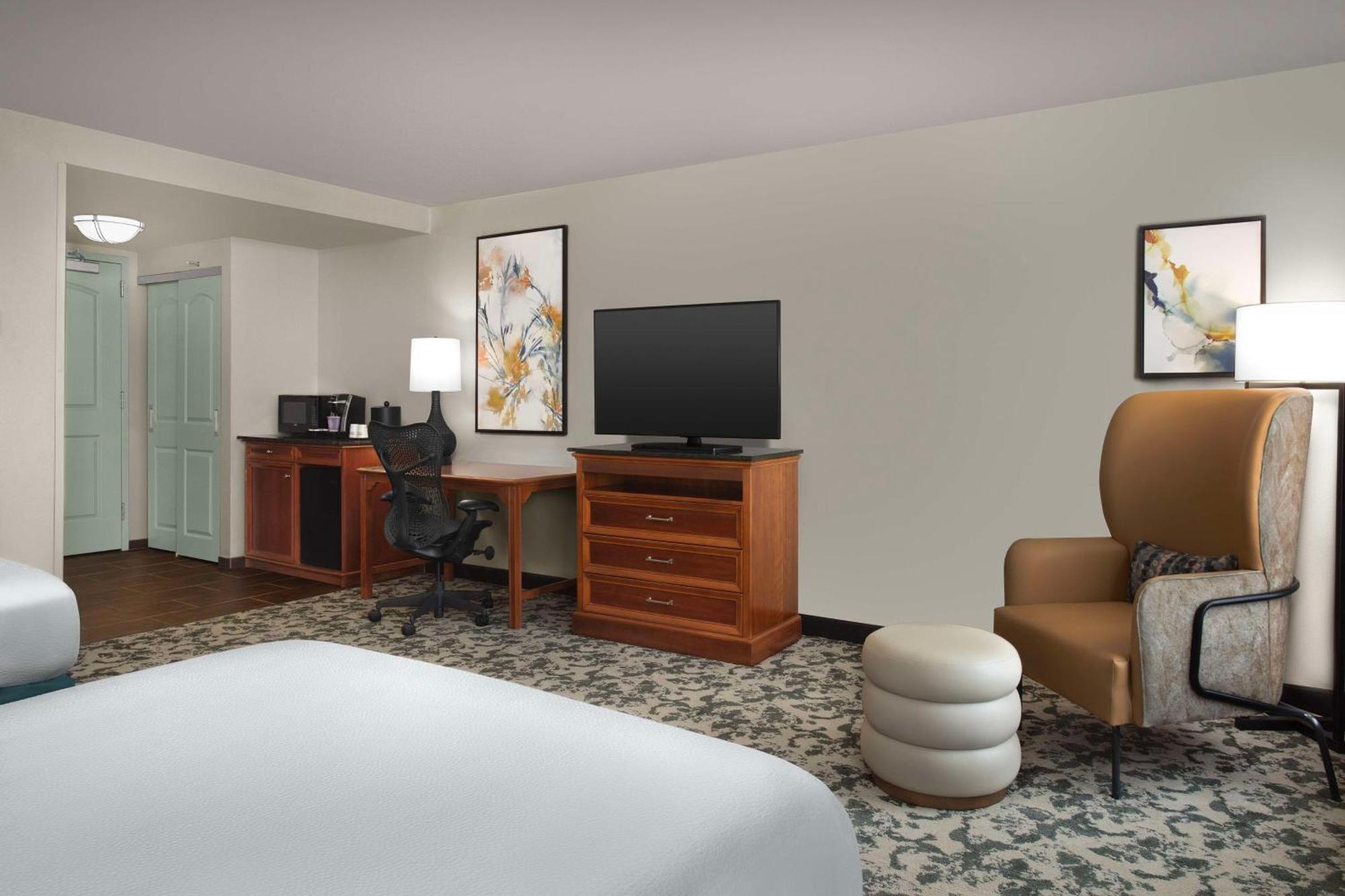 Hilton Garden Inn Gainesville Bagian luar foto